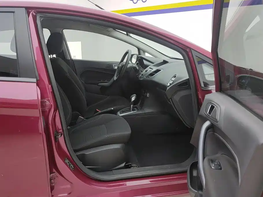 Ford Fiesta — миниатюра 8