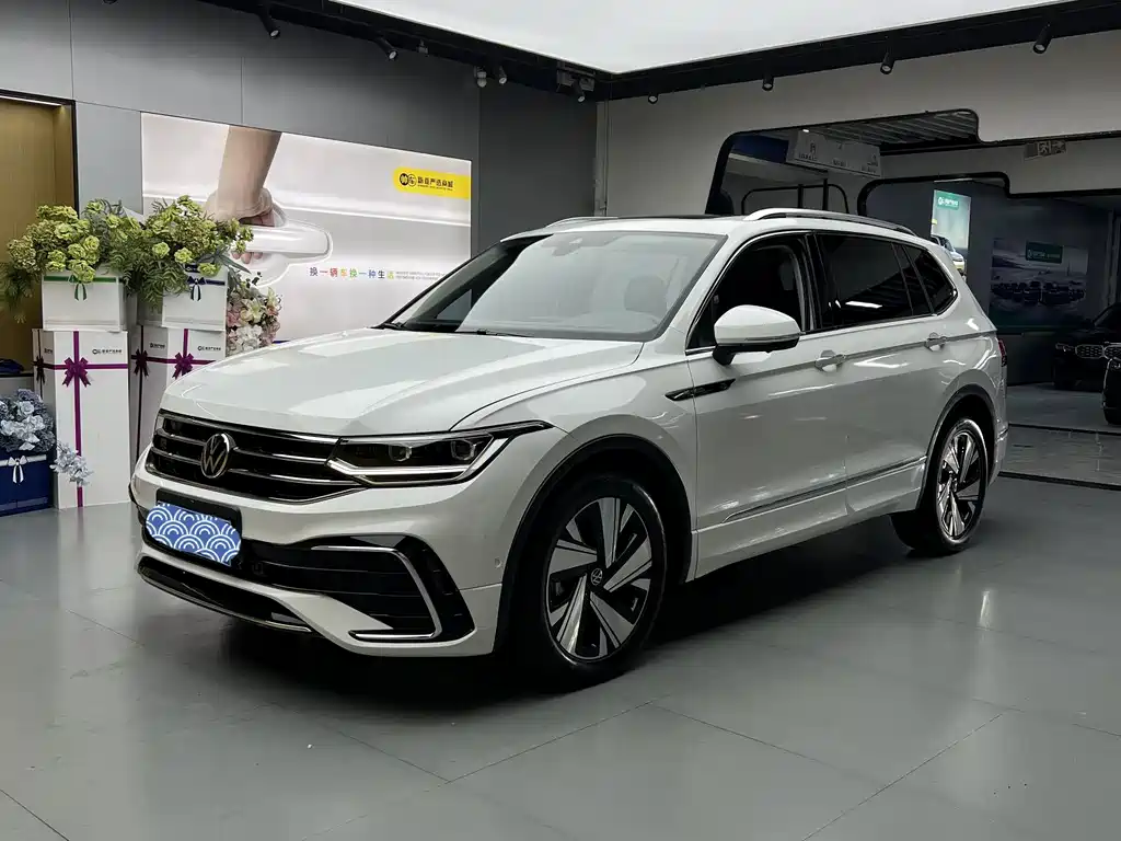 Volkswagen Tiguan L L 2023 330TSI AT R-Line