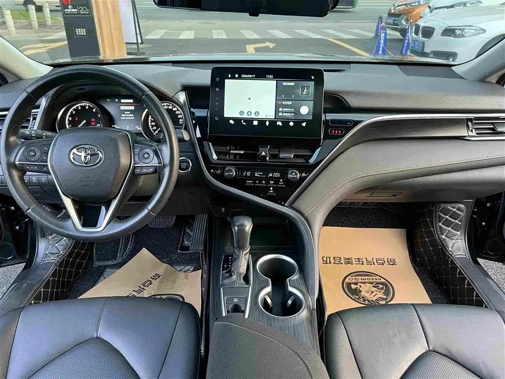 Toyota Camry — миниатюра 16