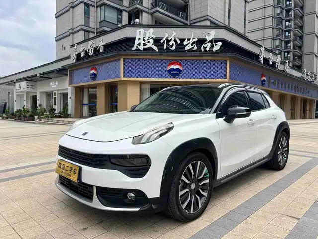 2018 Lynk & Co 02