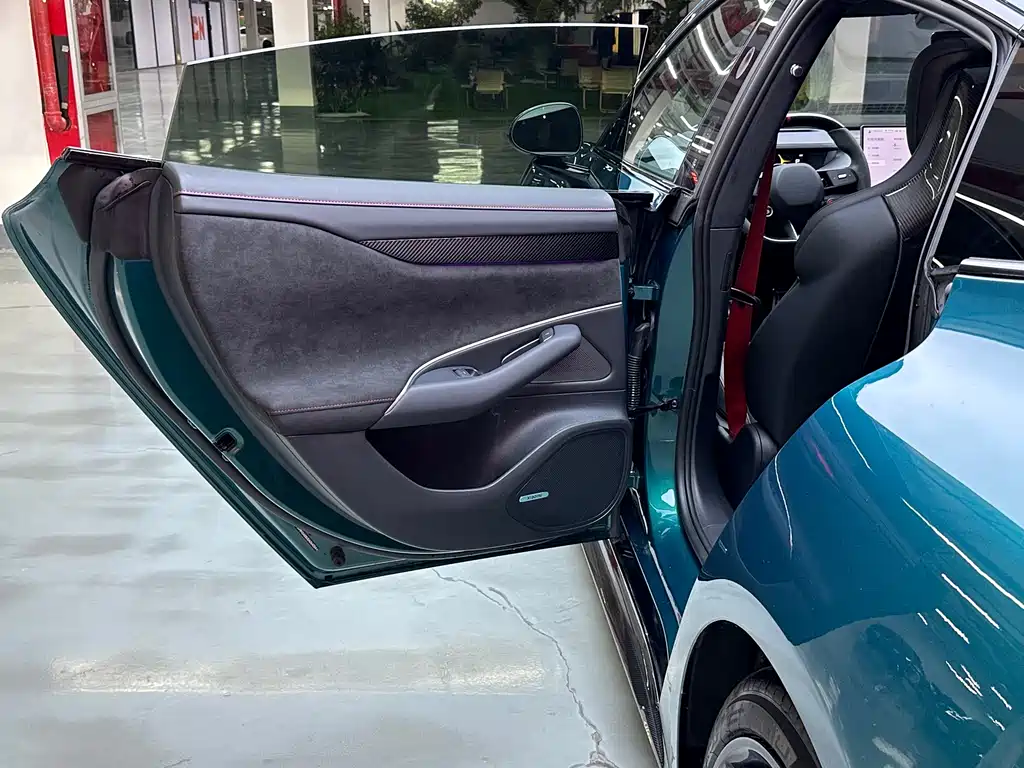 XIAOMI CAR XIAOMI SU7 ULTRA