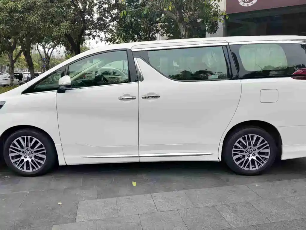 Toyota Alphard 2019 2.5L Luxury