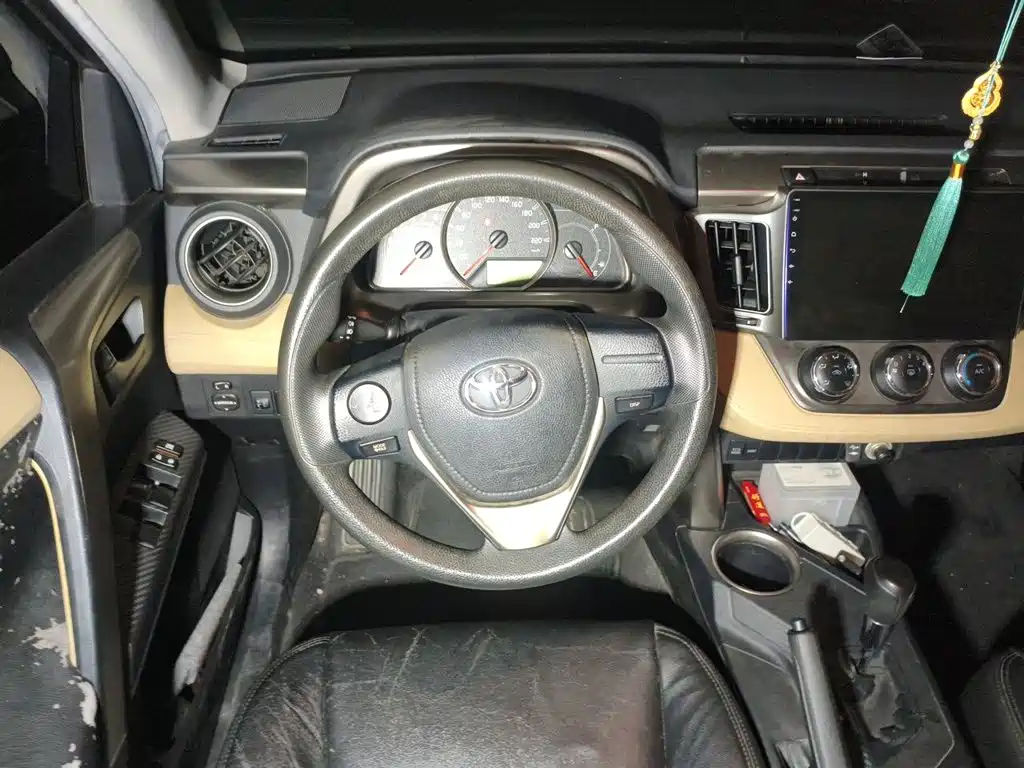 Toyota RAV4 — миниатюра 11
