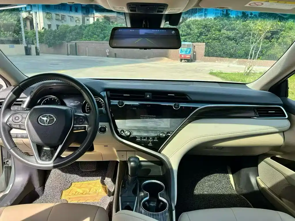 Toyota Camry 2019 2.0G Luxury VI