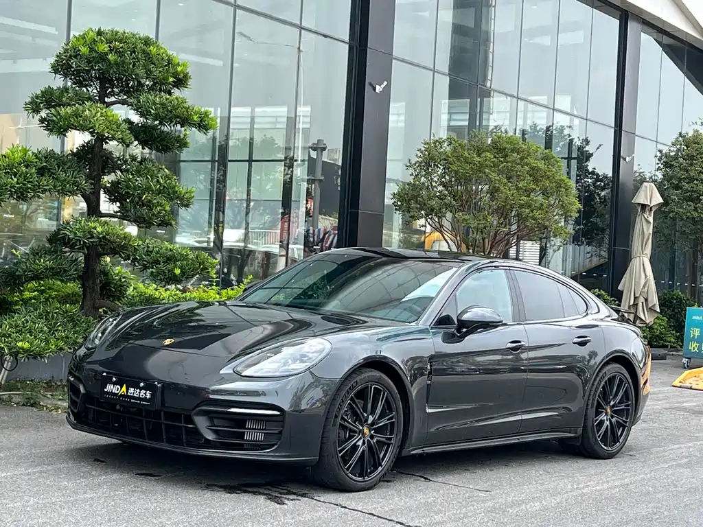 Porsche Panamera 2022