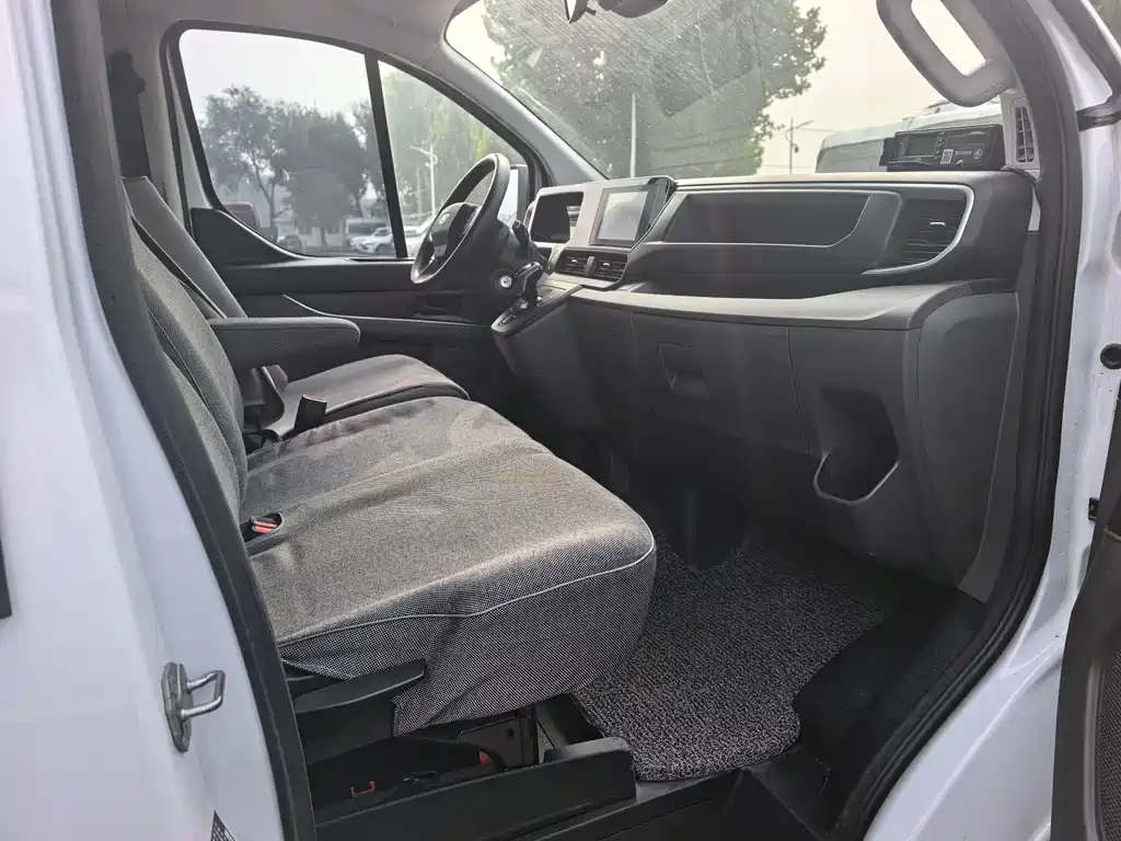 Ford Transit — миниатюра 5