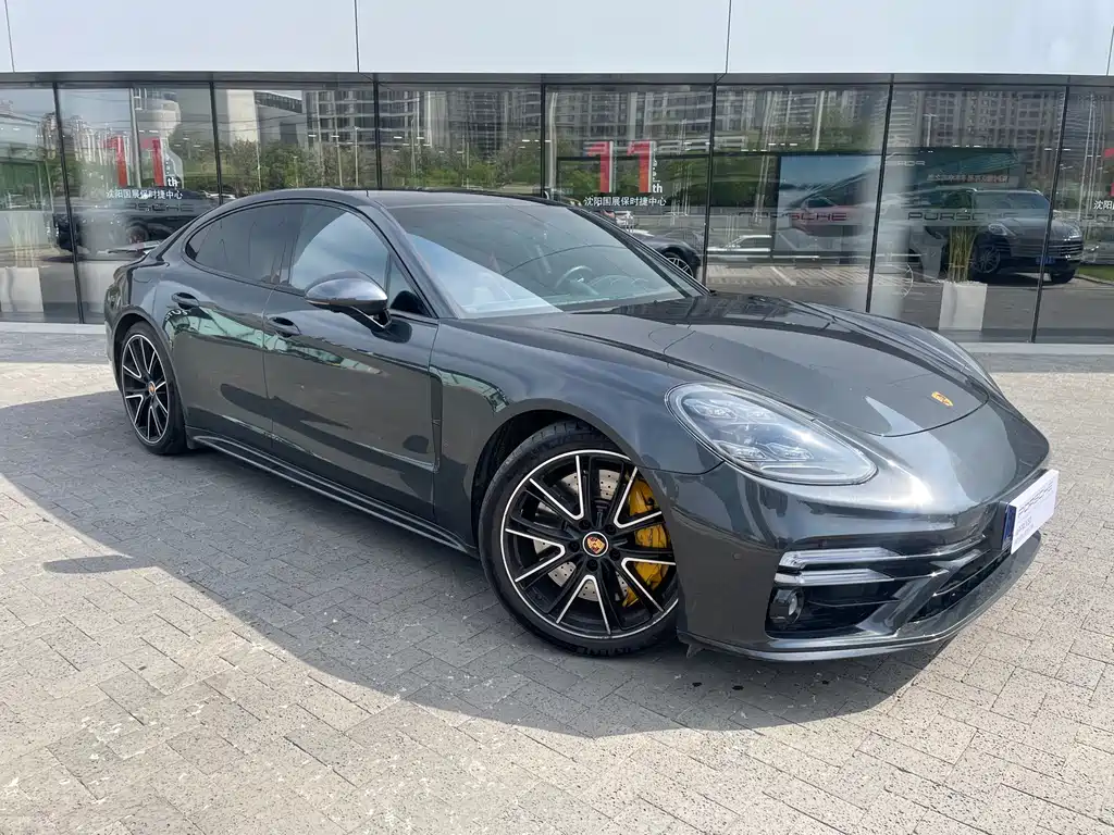 Porsche Panamera 2023