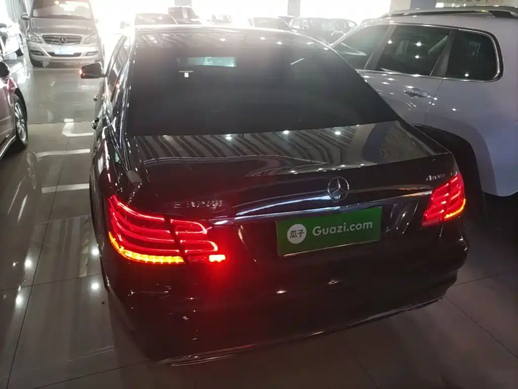 Mercedes-Benz E-Class — миниатюра 6