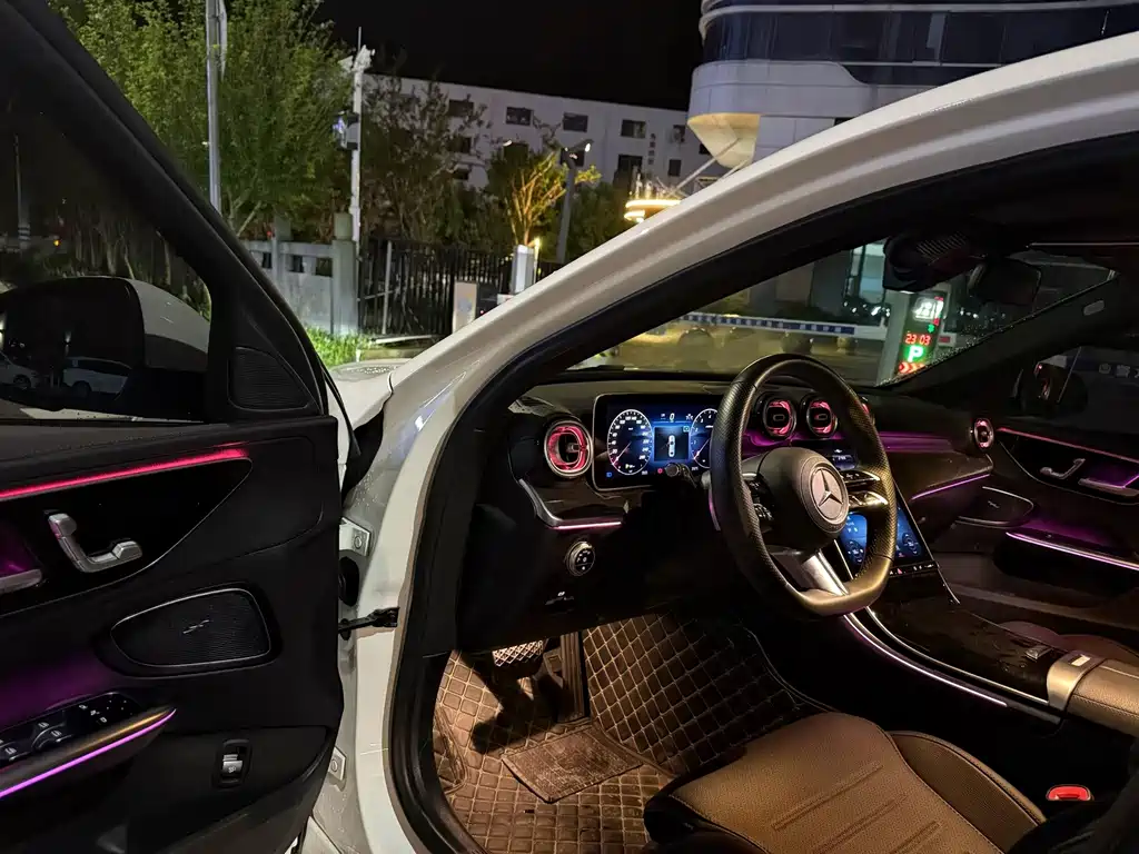 Mercedes-Benz C-Class — миниатюра 4