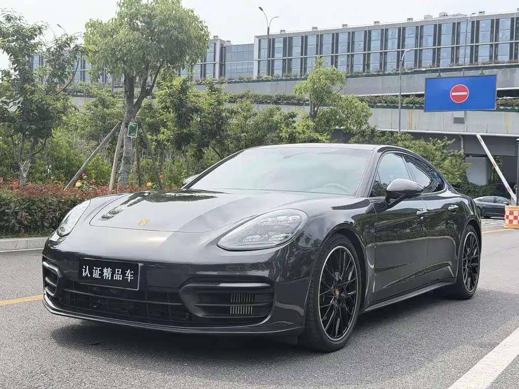 Porsche Panamera 2022