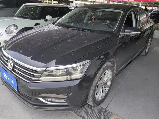 VOLKSWAGEN PASSAT 2018