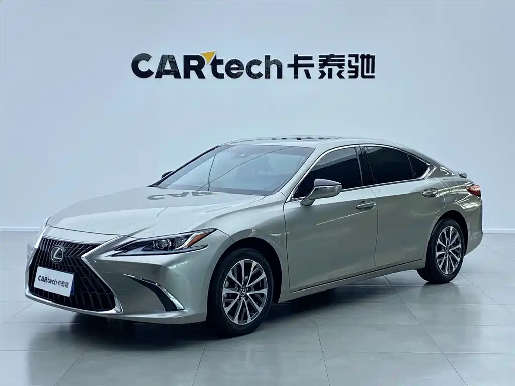 Lexus ES 2024