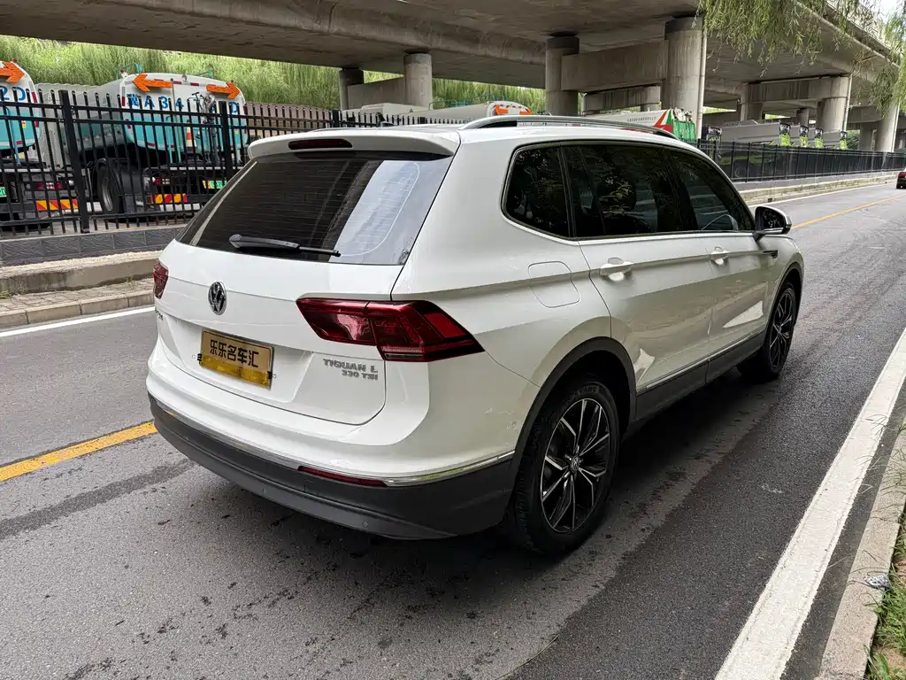 Volkswagen Tiguan L L 2019 330TSI AT Luxury V