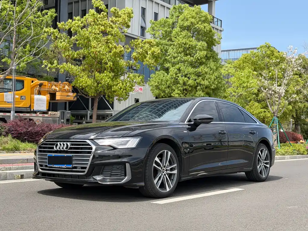 Audi A6L 2022