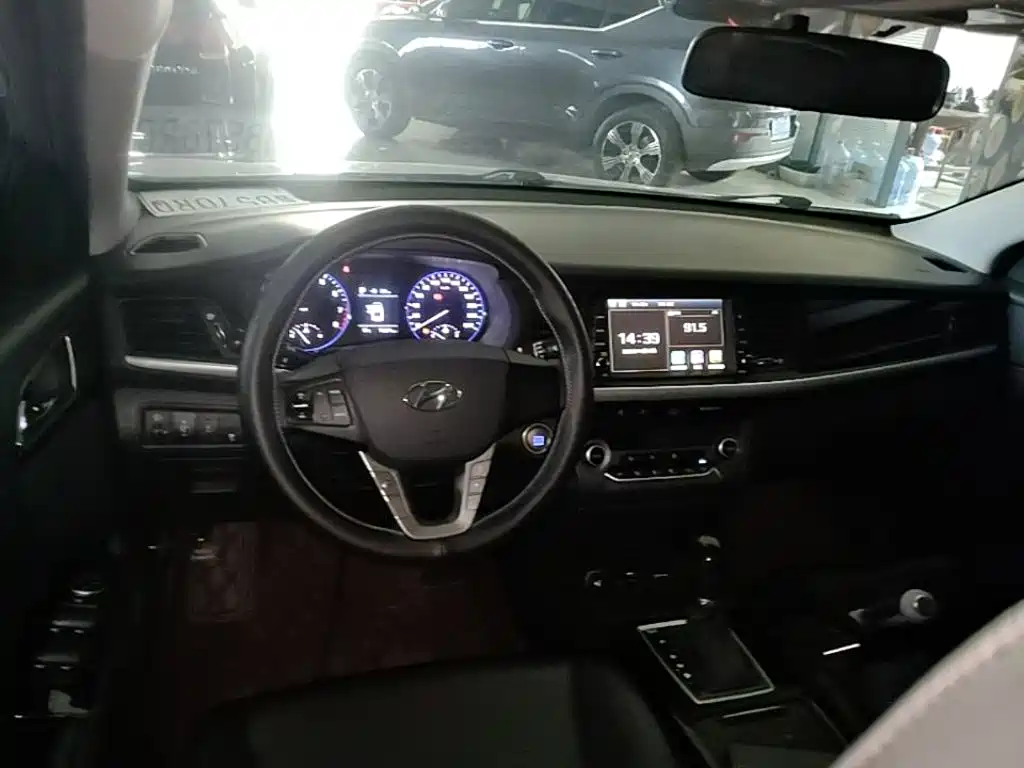 Hyundai Mistra — миниатюра 10
