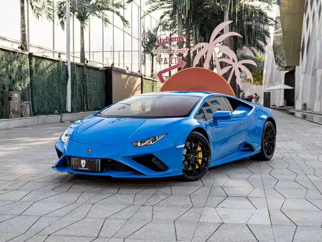 LAMBORGHINI HURACÁN