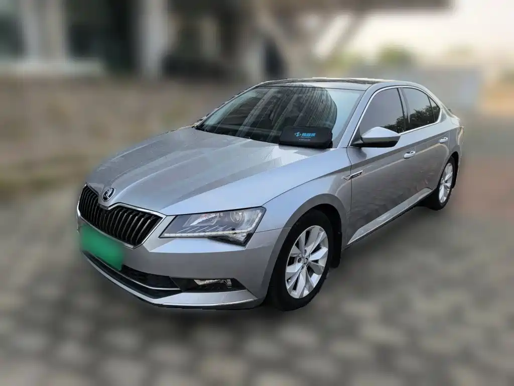 Skoda Superb — миниатюра 2