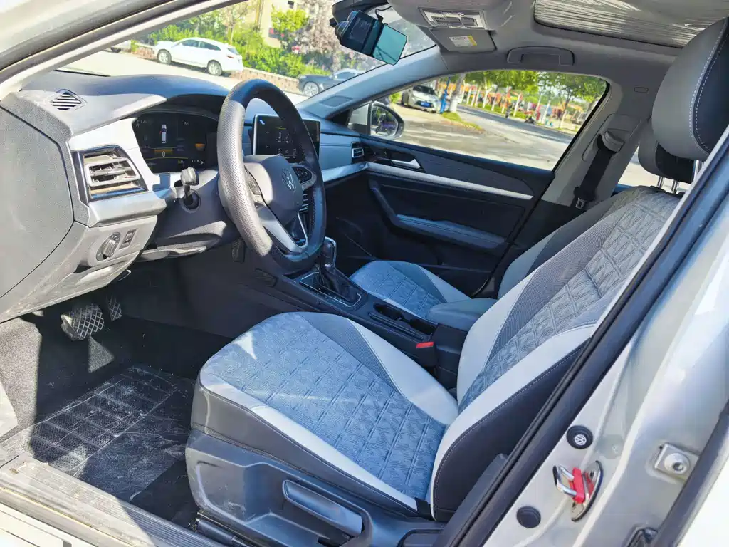 Volkswagen Lavida — миниатюра 4