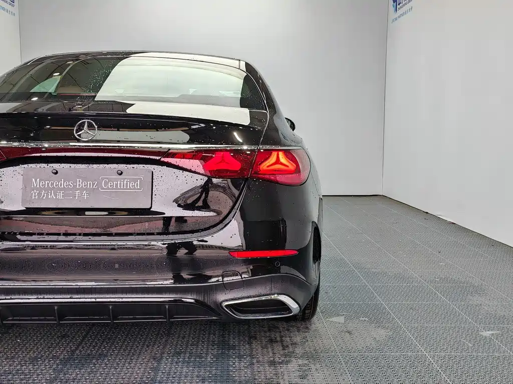 Mercedes-Benz E-Class (Import) — миниатюра 19