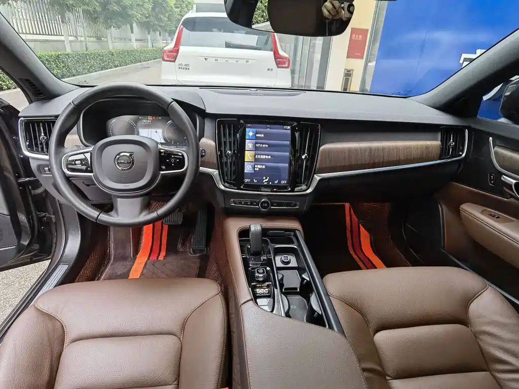 Volvo V90 — миниатюра 10