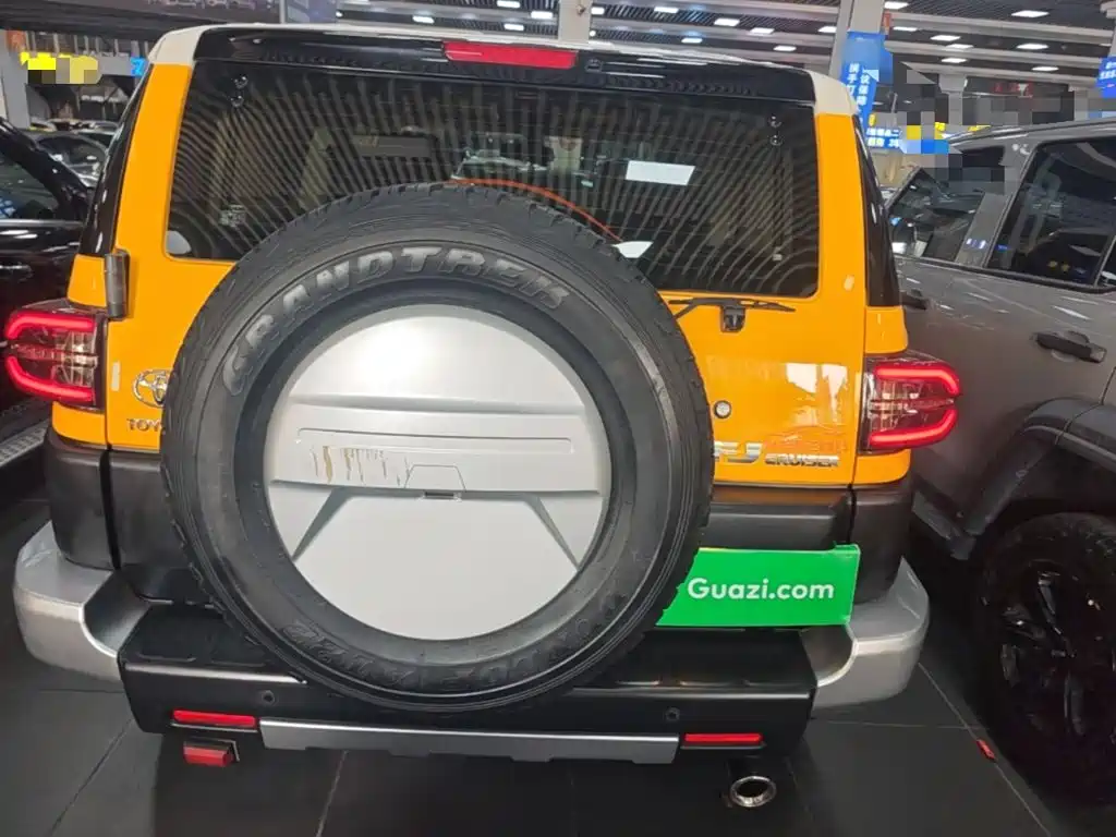 Toyota FJ Cruiser — миниатюра 6