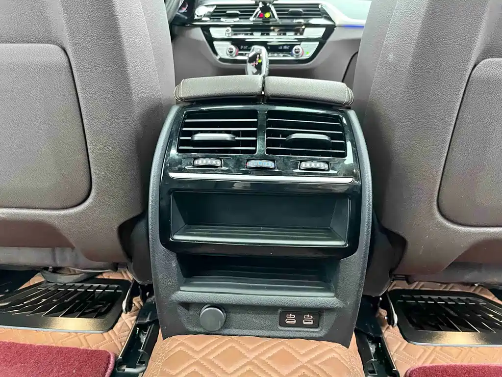 BMW 5 Series — миниатюра 14