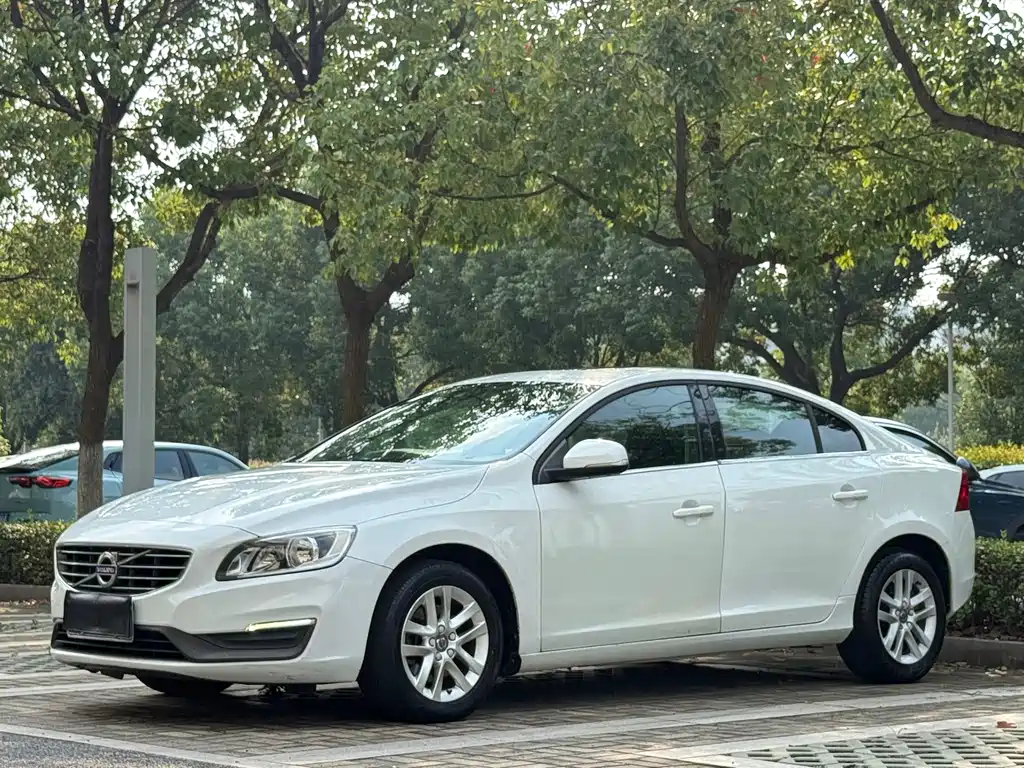 Volvo S60 — миниатюра 2