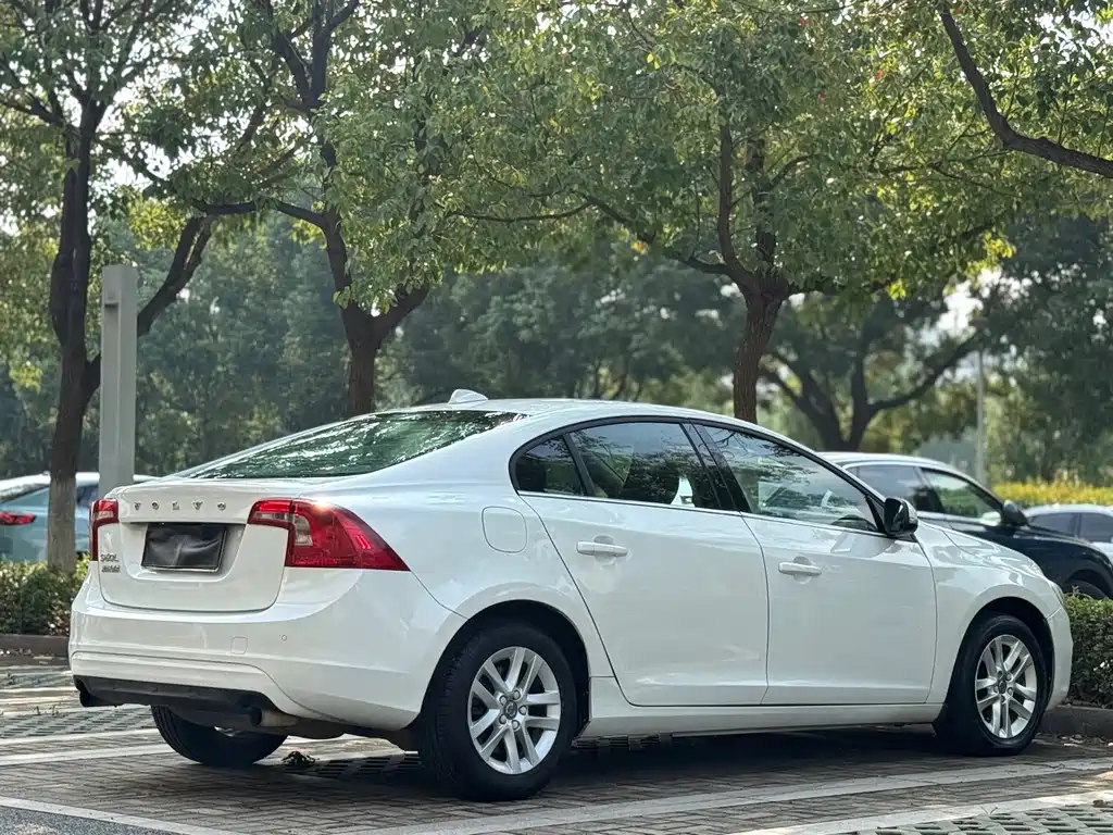 Volvo S60 — миниатюра 9