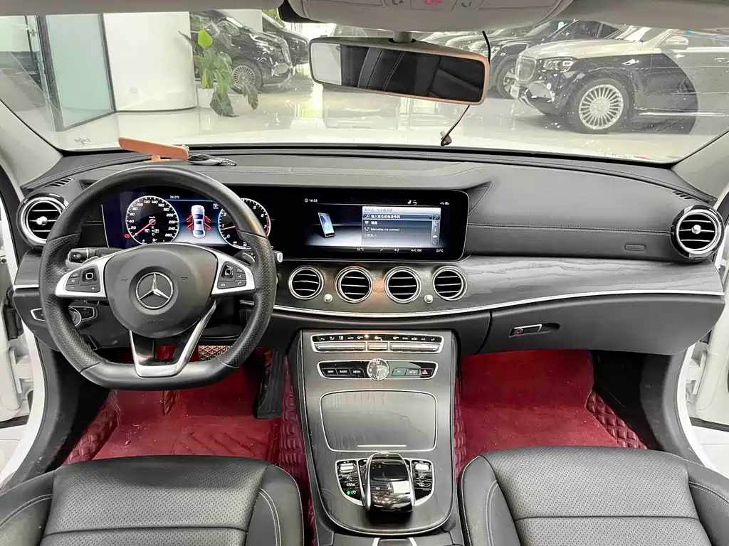 Mercedes-Benz E-Class — миниатюра 5