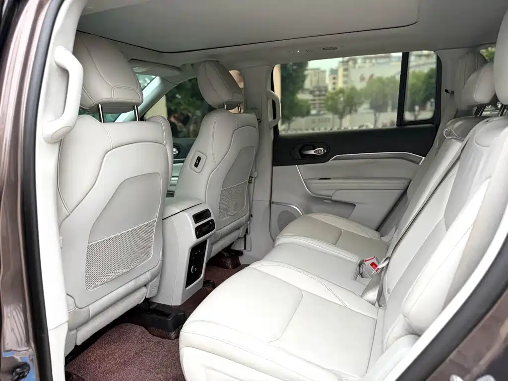 Jeep Grand Commander — миниатюра 9