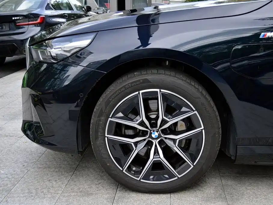 BMW i5 — миниатюра 11