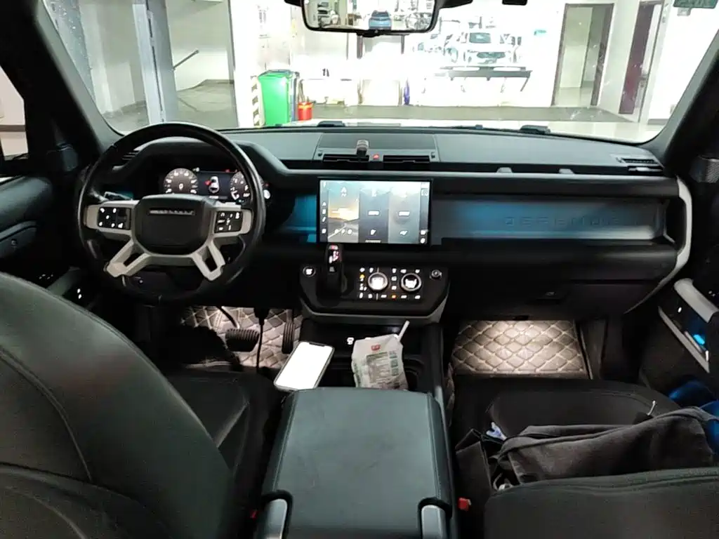 Land Rover Defender — миниатюра 10