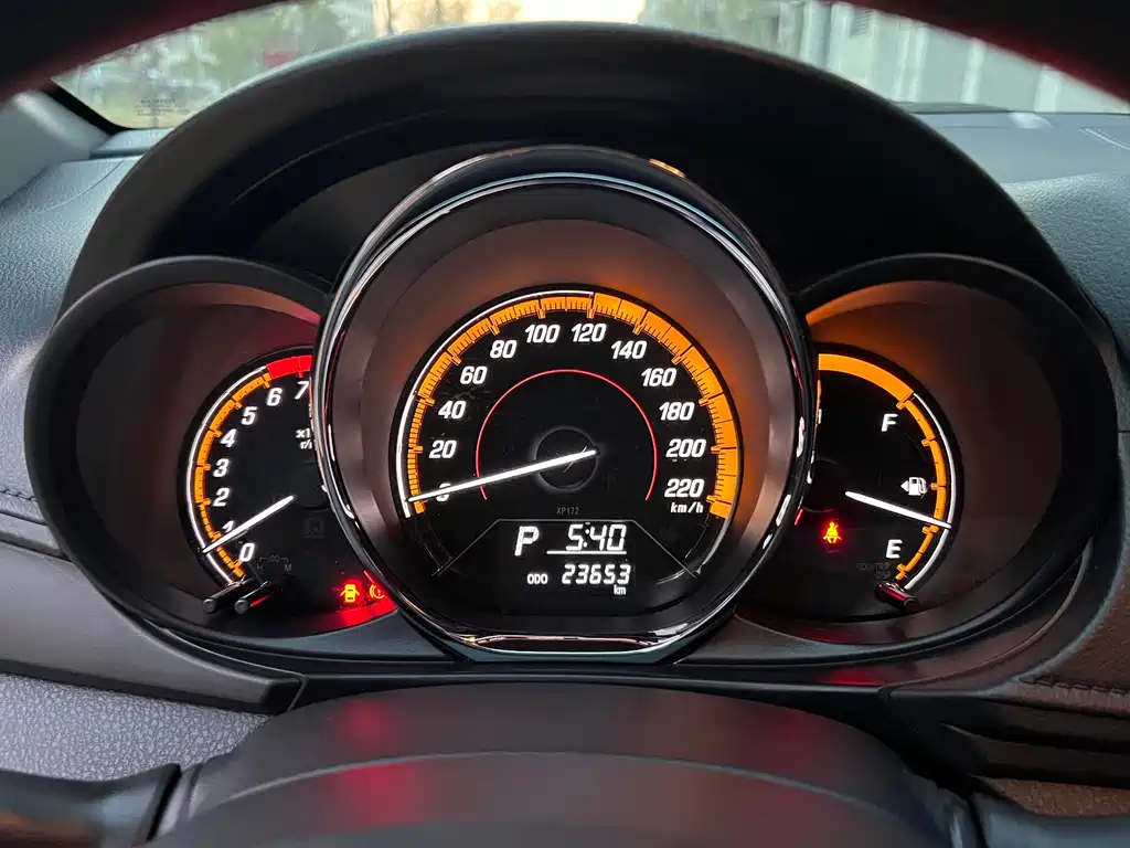 Toyota Yaris L — миниатюра 17