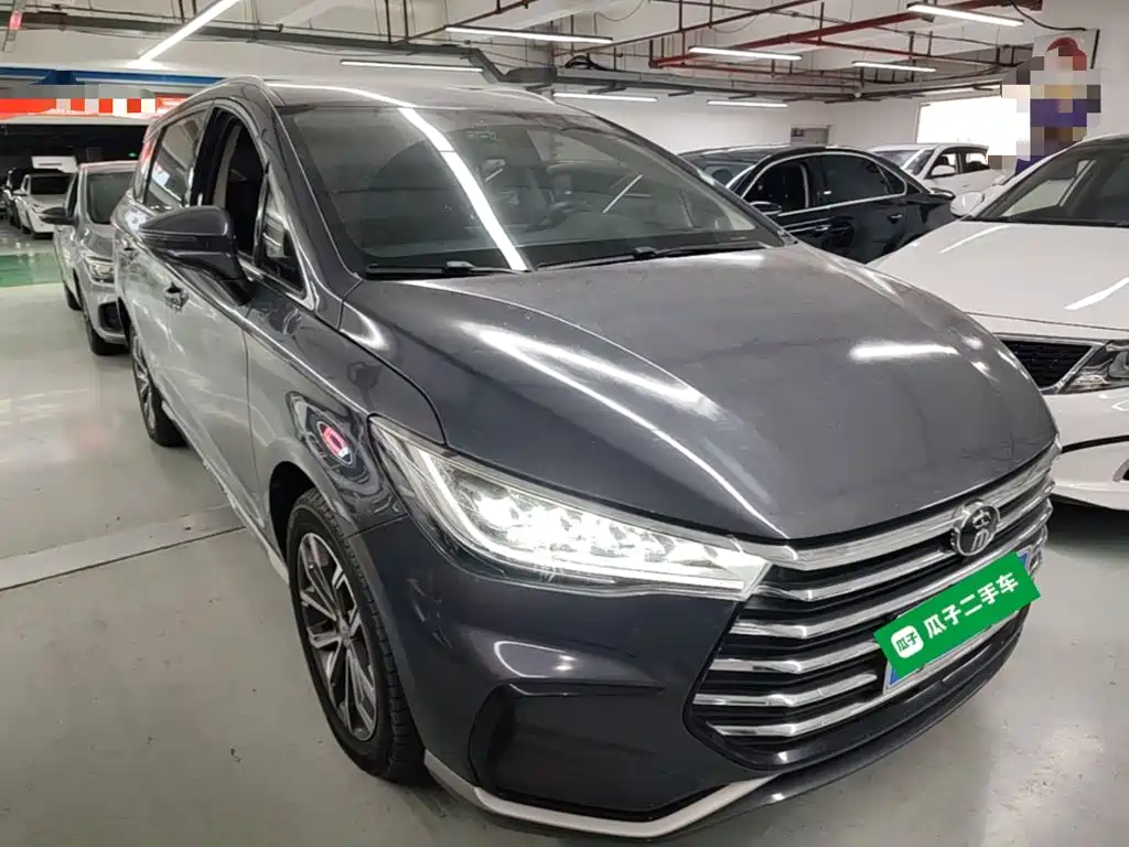 BYD MAX — миниатюра 4