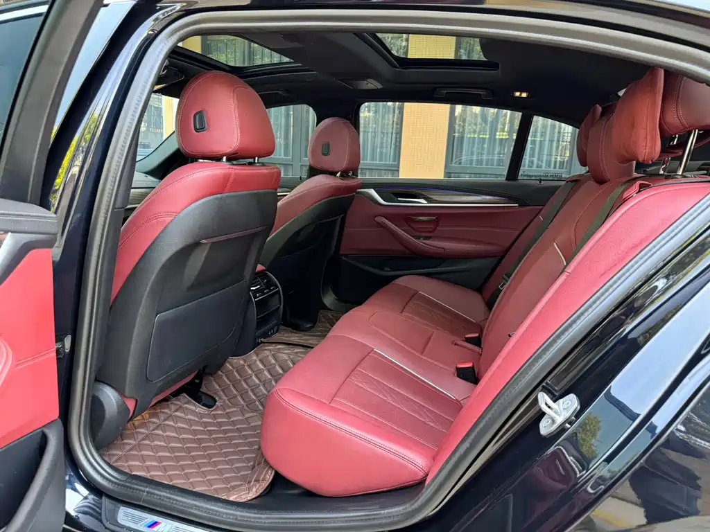 BMW 5 Series — миниатюра 8