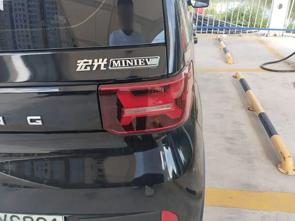 Wuling MINIEV — миниатюра 8