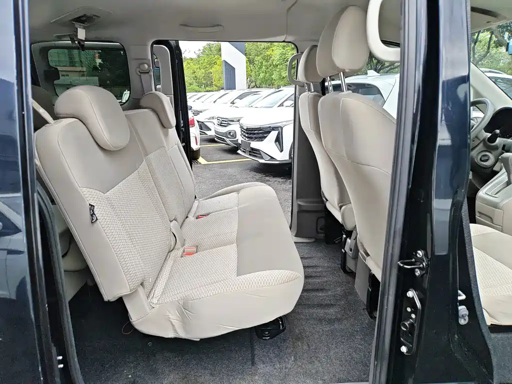 Nissan NV200 — миниатюра 14