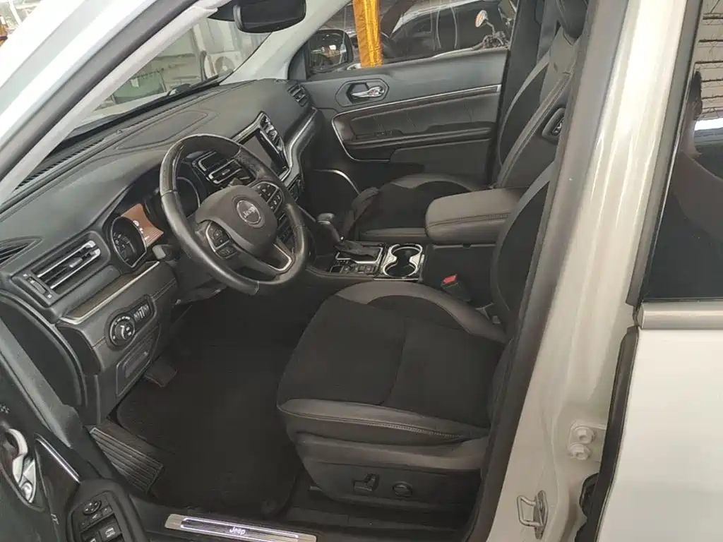 Jeep Grand Commander — миниатюра 15