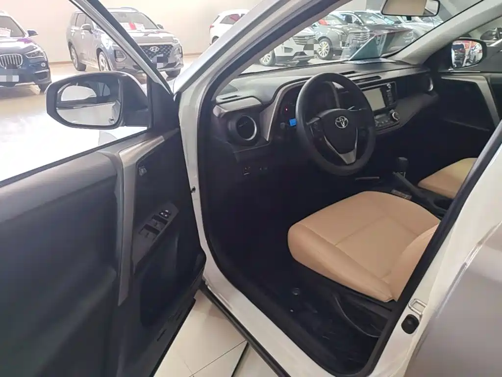 Toyota RAV4 — миниатюра 16