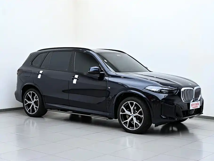 BMW X5 2023 xDrive 30Li Premium M Sport