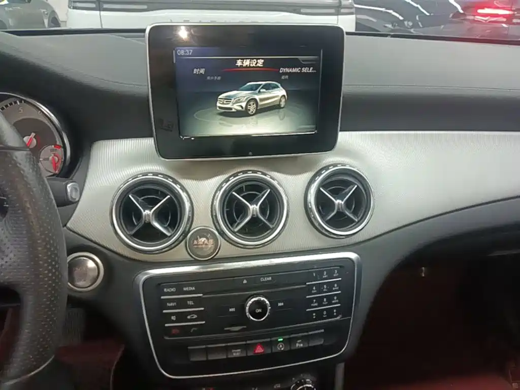 Mercedes-Benz GLA — миниатюра 13