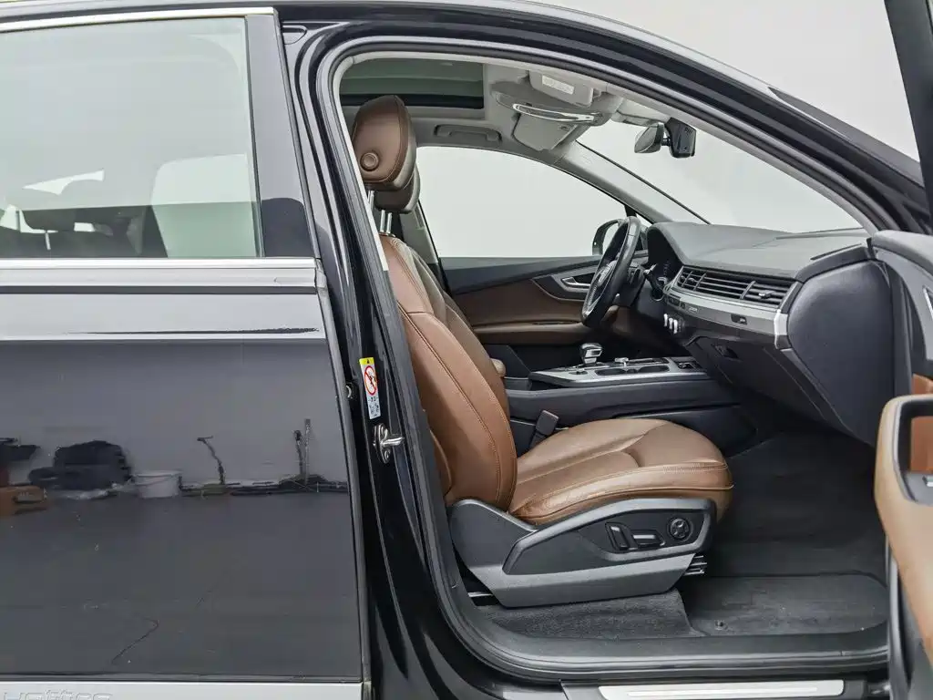 Audi Q7 — миниатюра 23