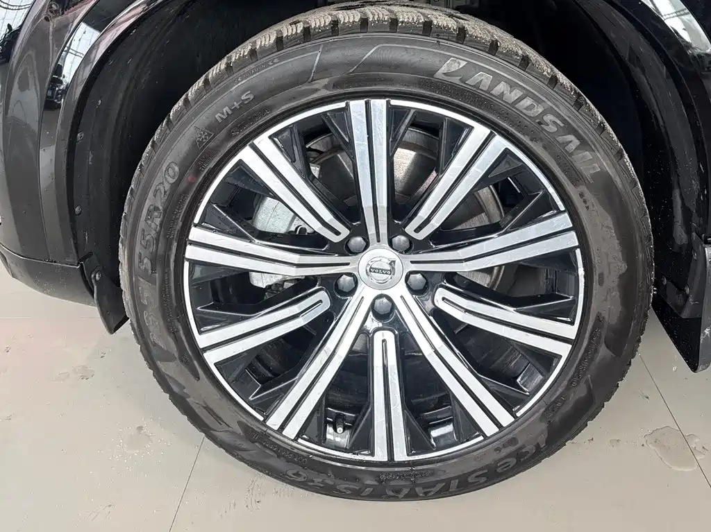 Volvo XC90 — миниатюра 4