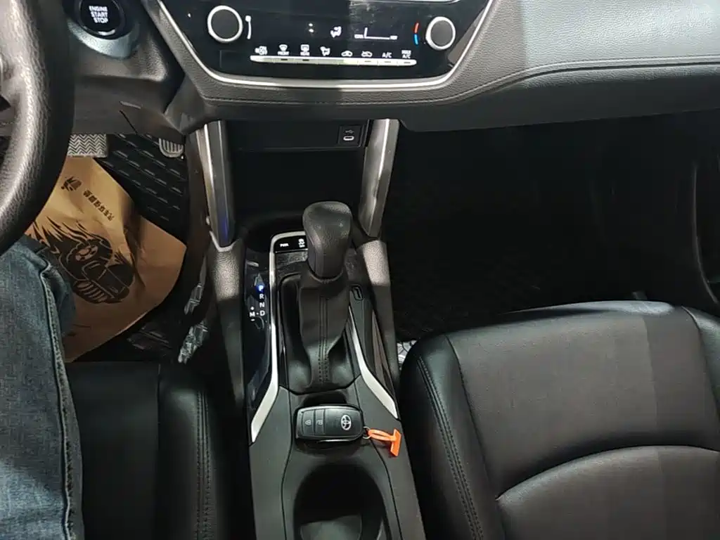 Toyota Corolla Cross — миниатюра 14