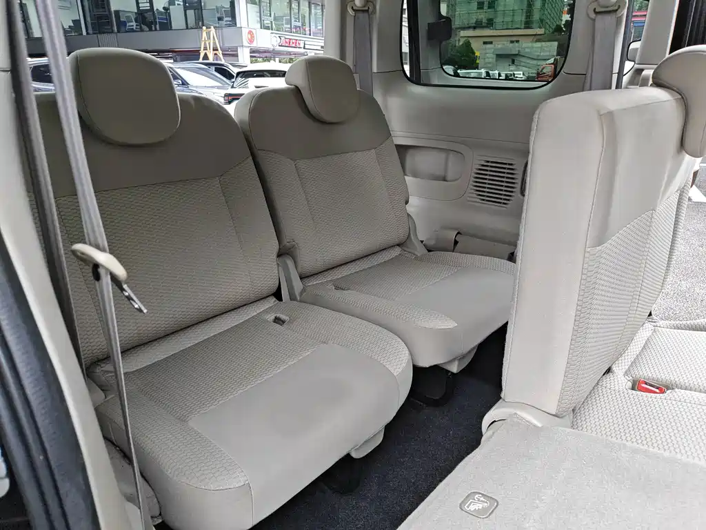 Nissan NV200 — миниатюра 15