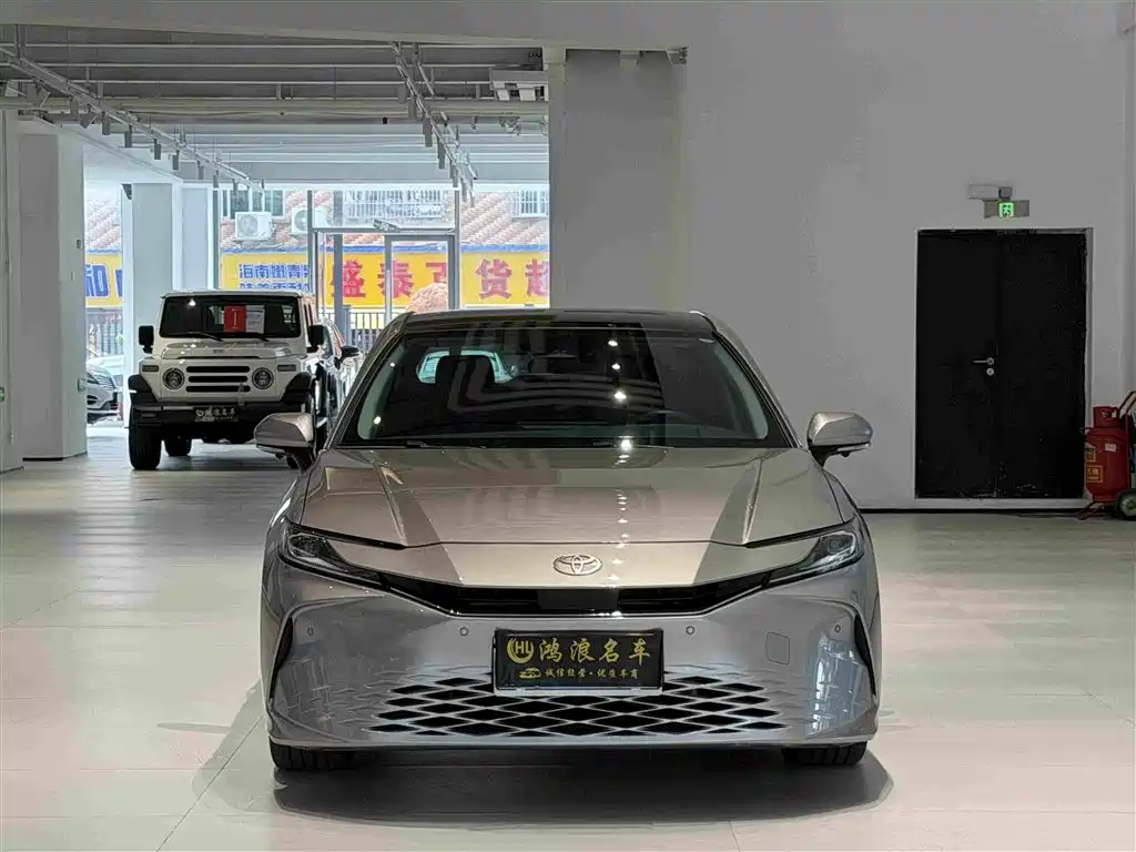 Toyota Camry — миниатюра 2