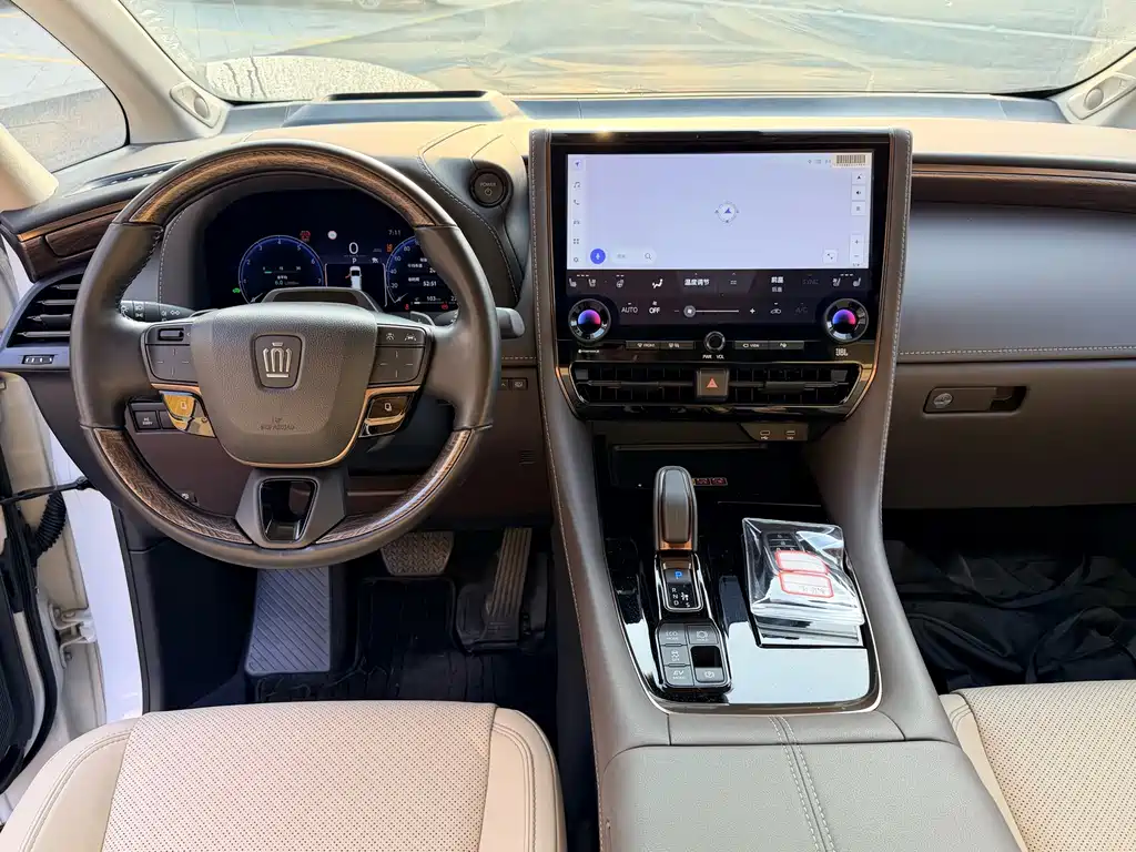 Toyota Vellfire — миниатюра 7