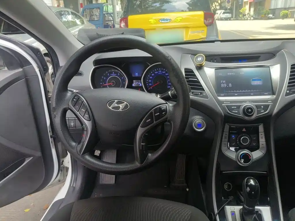 Hyundai Elantra Langdong — миниатюра 3