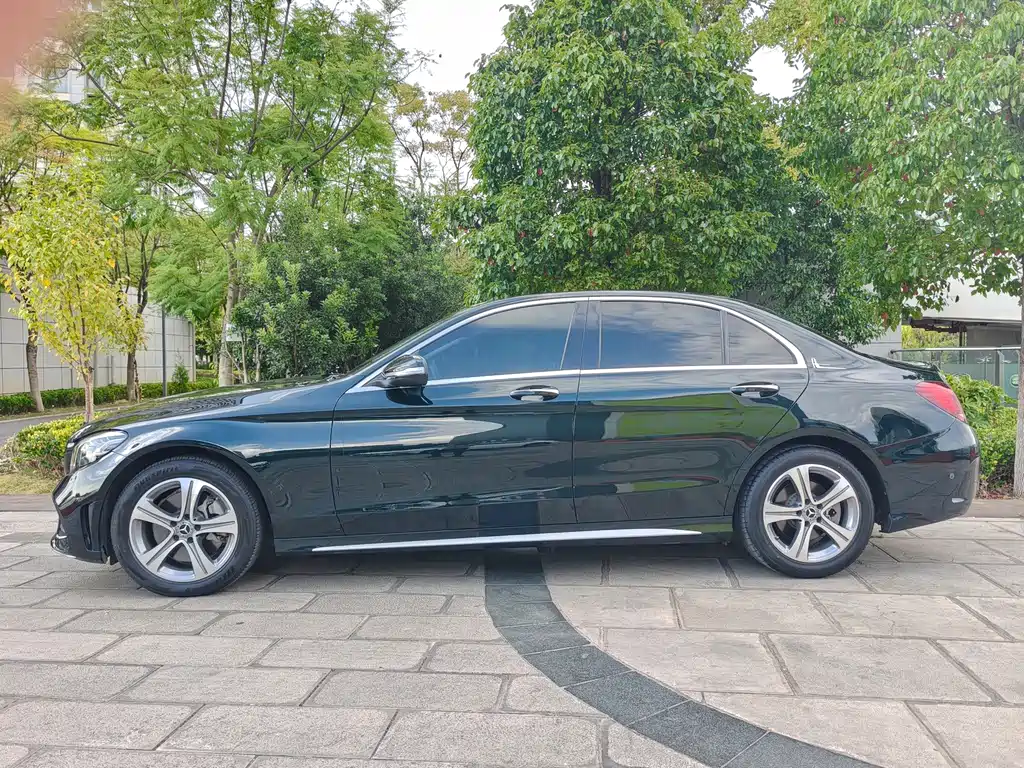Mercedes-Benz C-Class — миниатюра 4