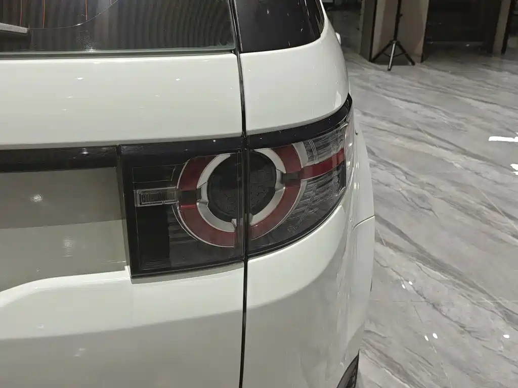Land Rover Discovery Sport — миниатюра 10